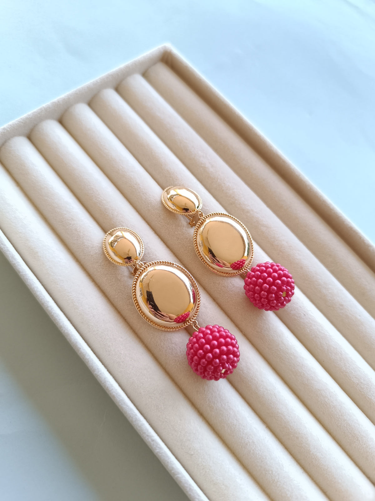 Pendientes abalorios rojos