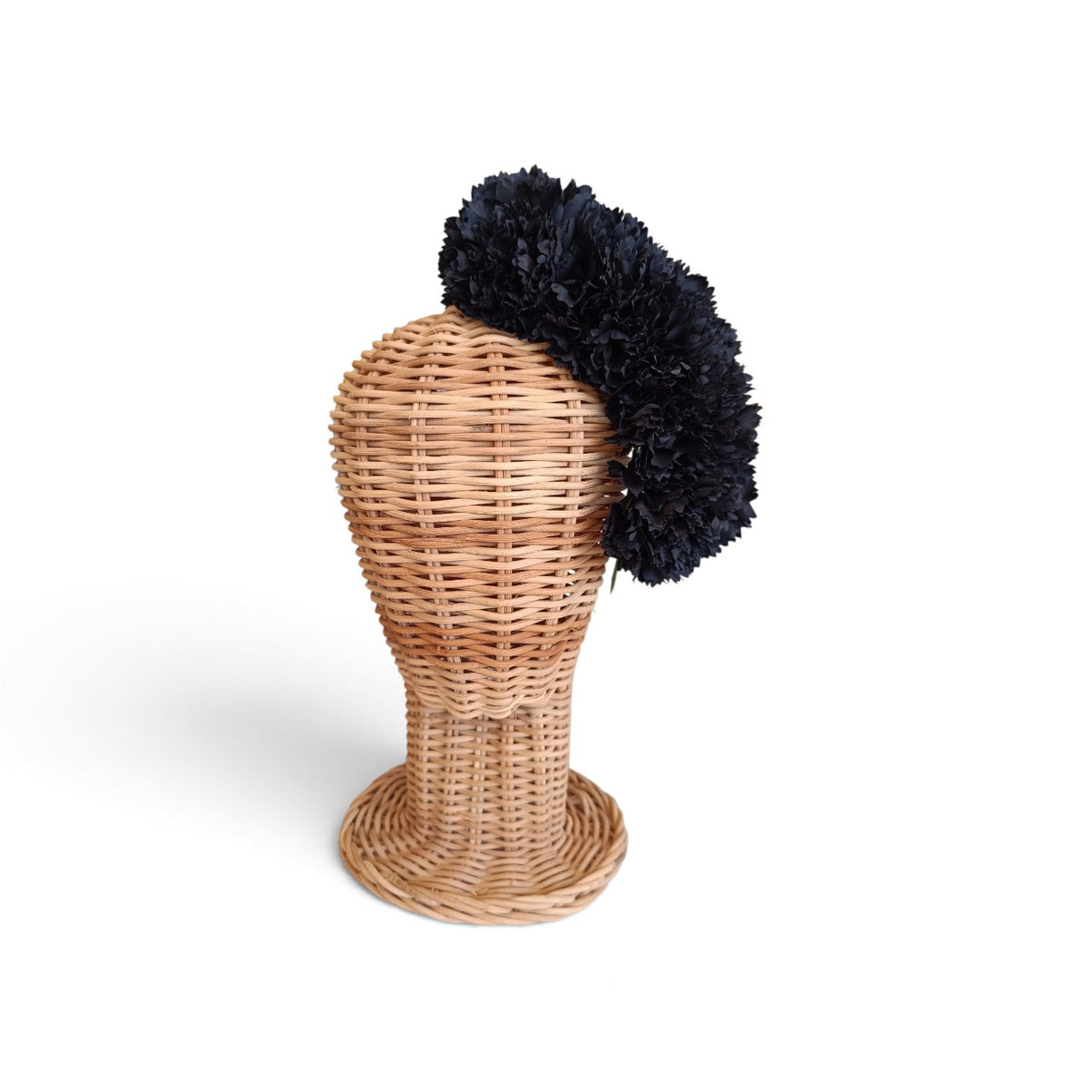 Corona de claveles negros