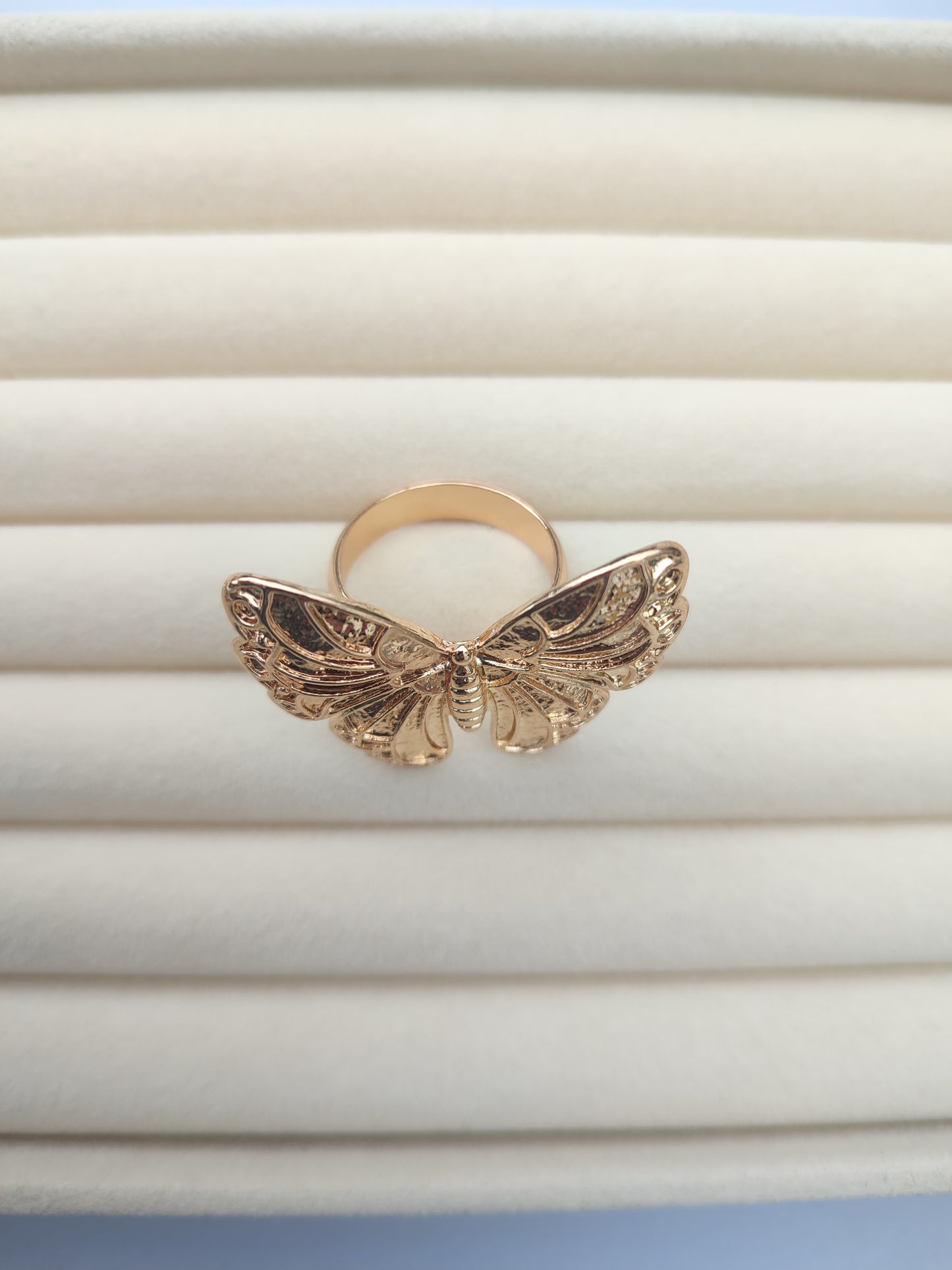 Anillo mariposa silvestre oro