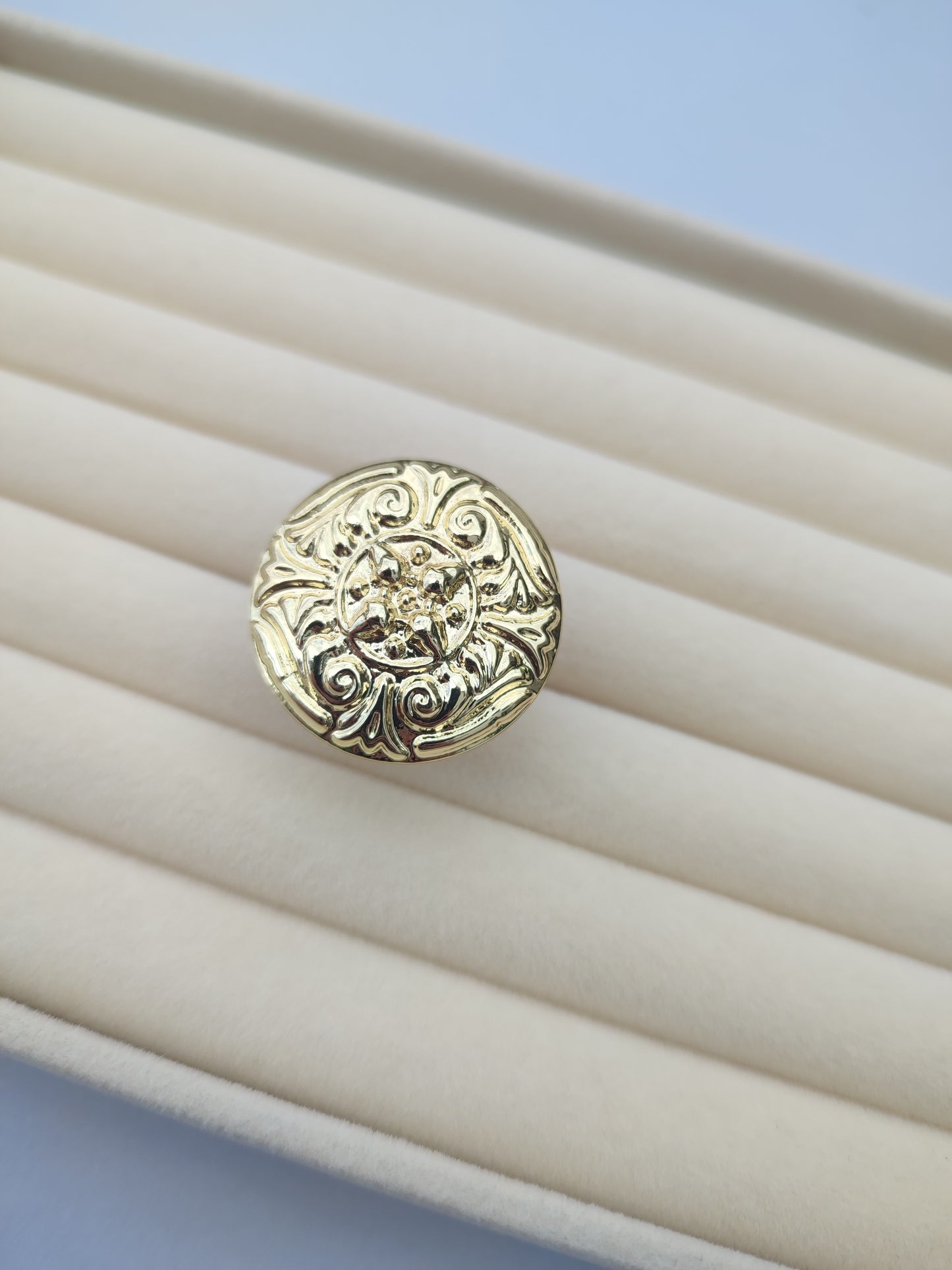 Anillo "Reina" dorado