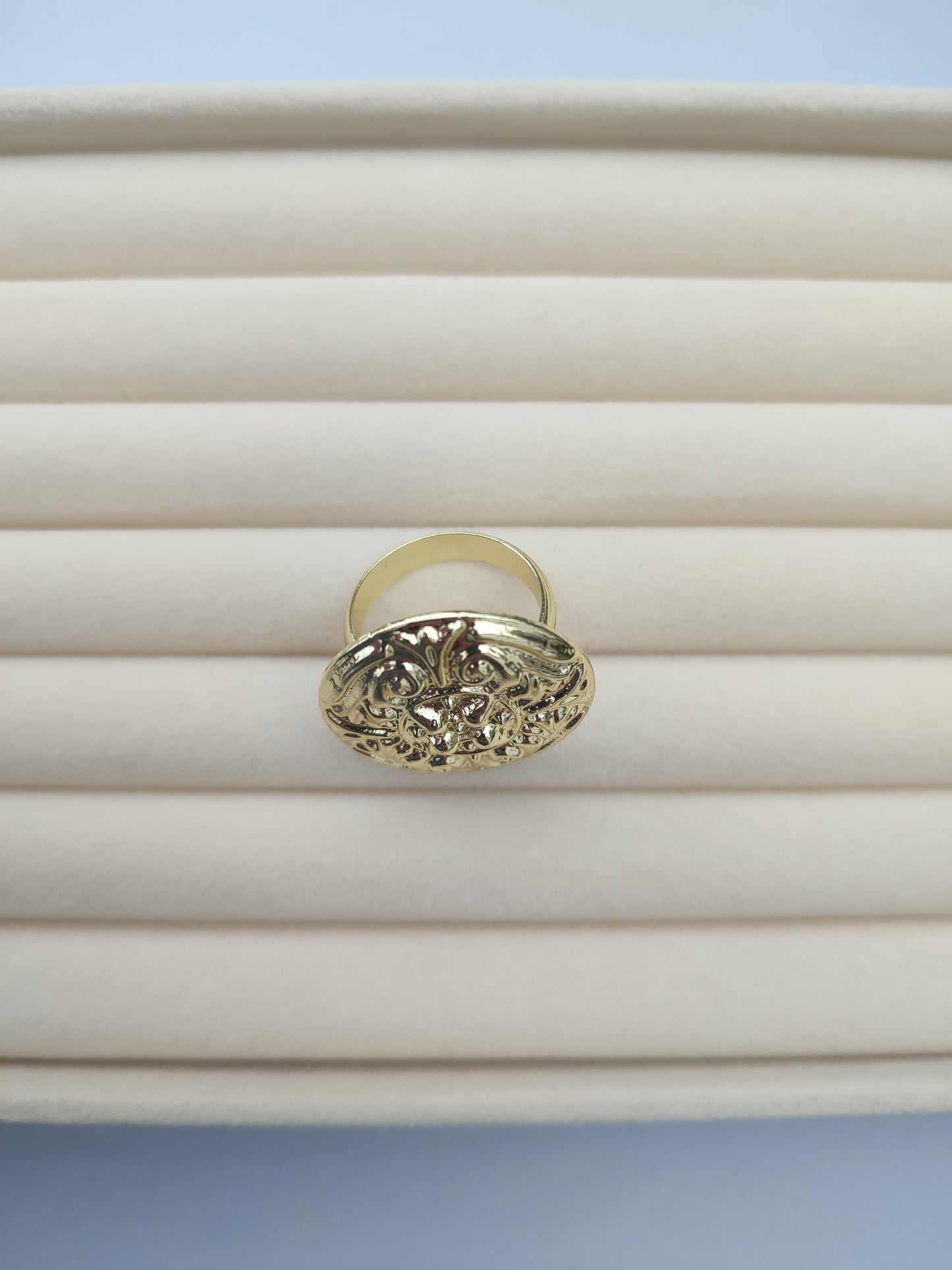 Anillo "Reina" dorado