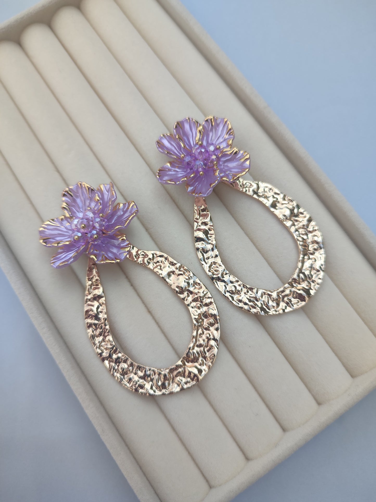 Pendientes flor lila