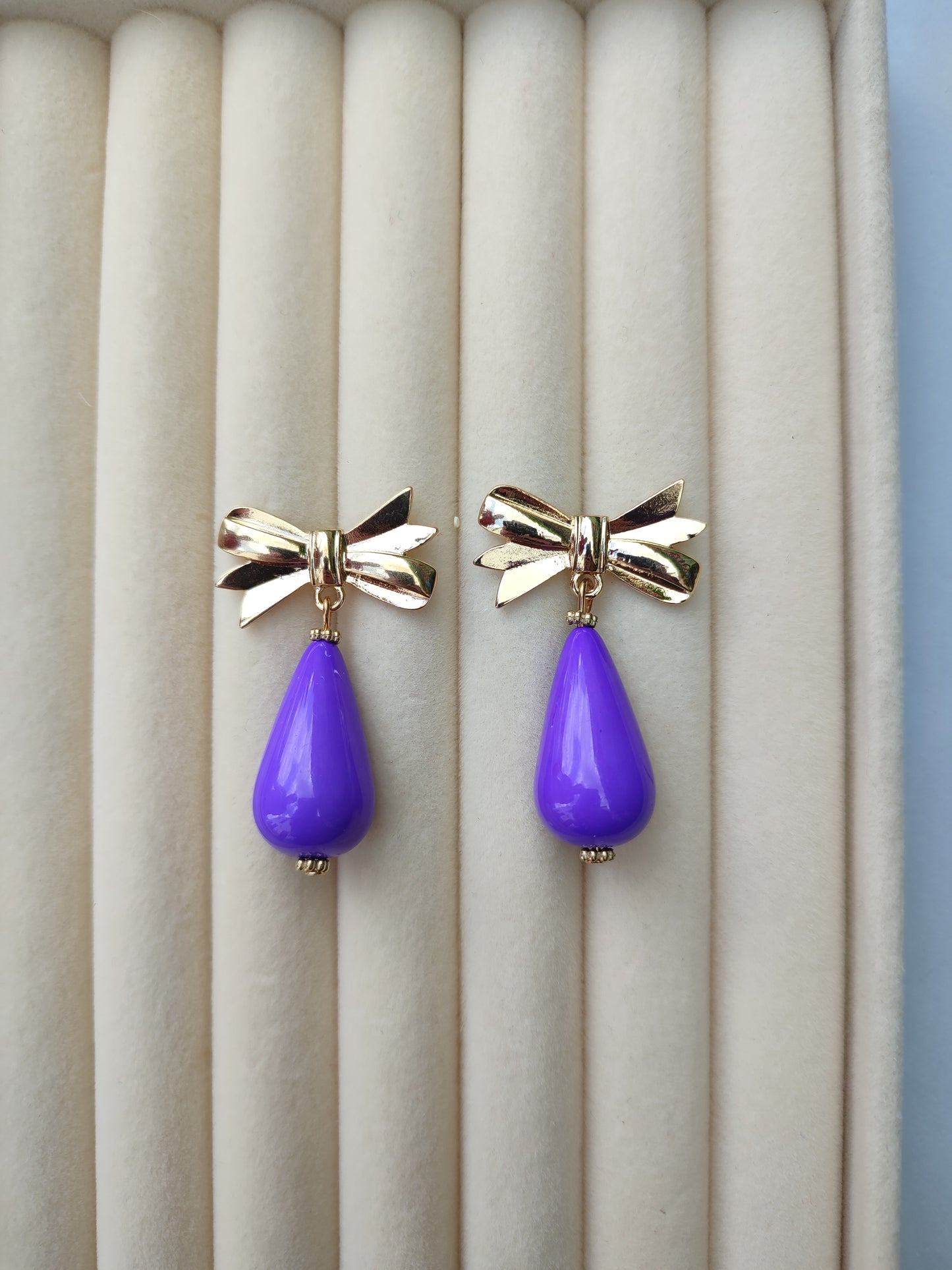Pendientes lacito lila