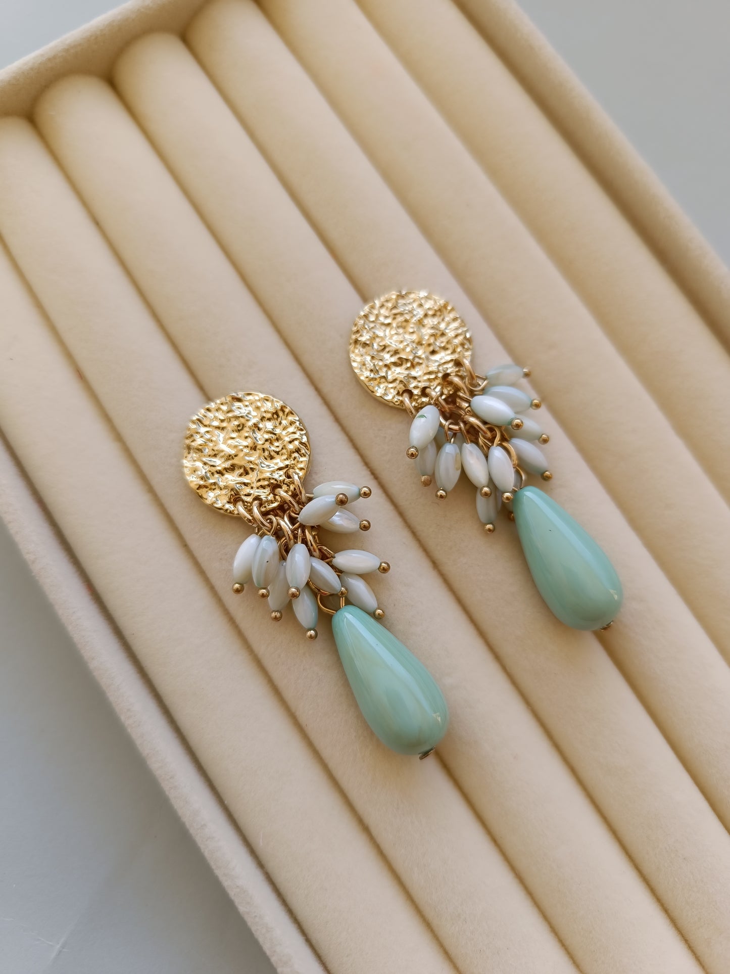 Pendientes "lagrimitas" verde agua