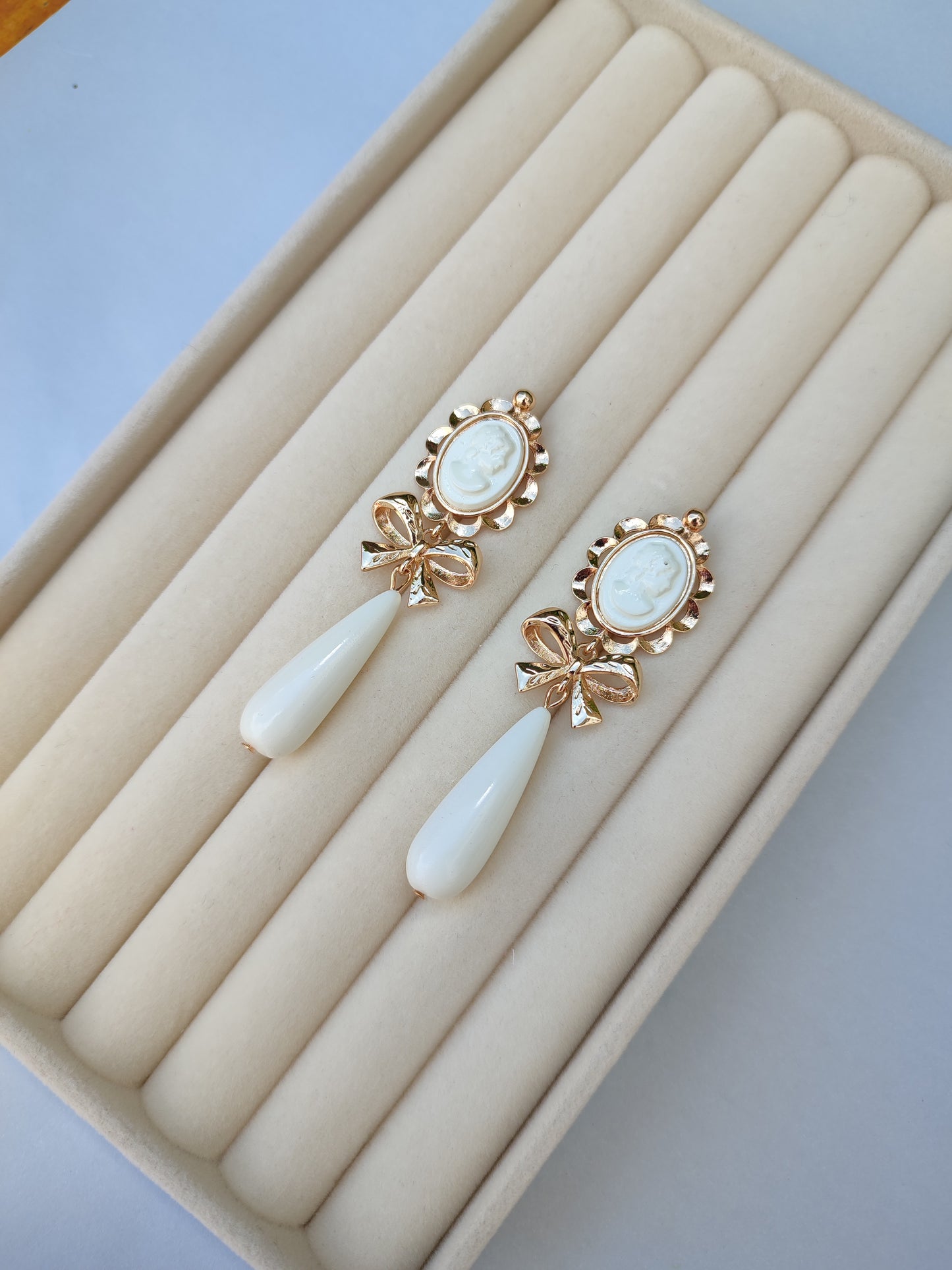 Pendientes "Edurne" beige