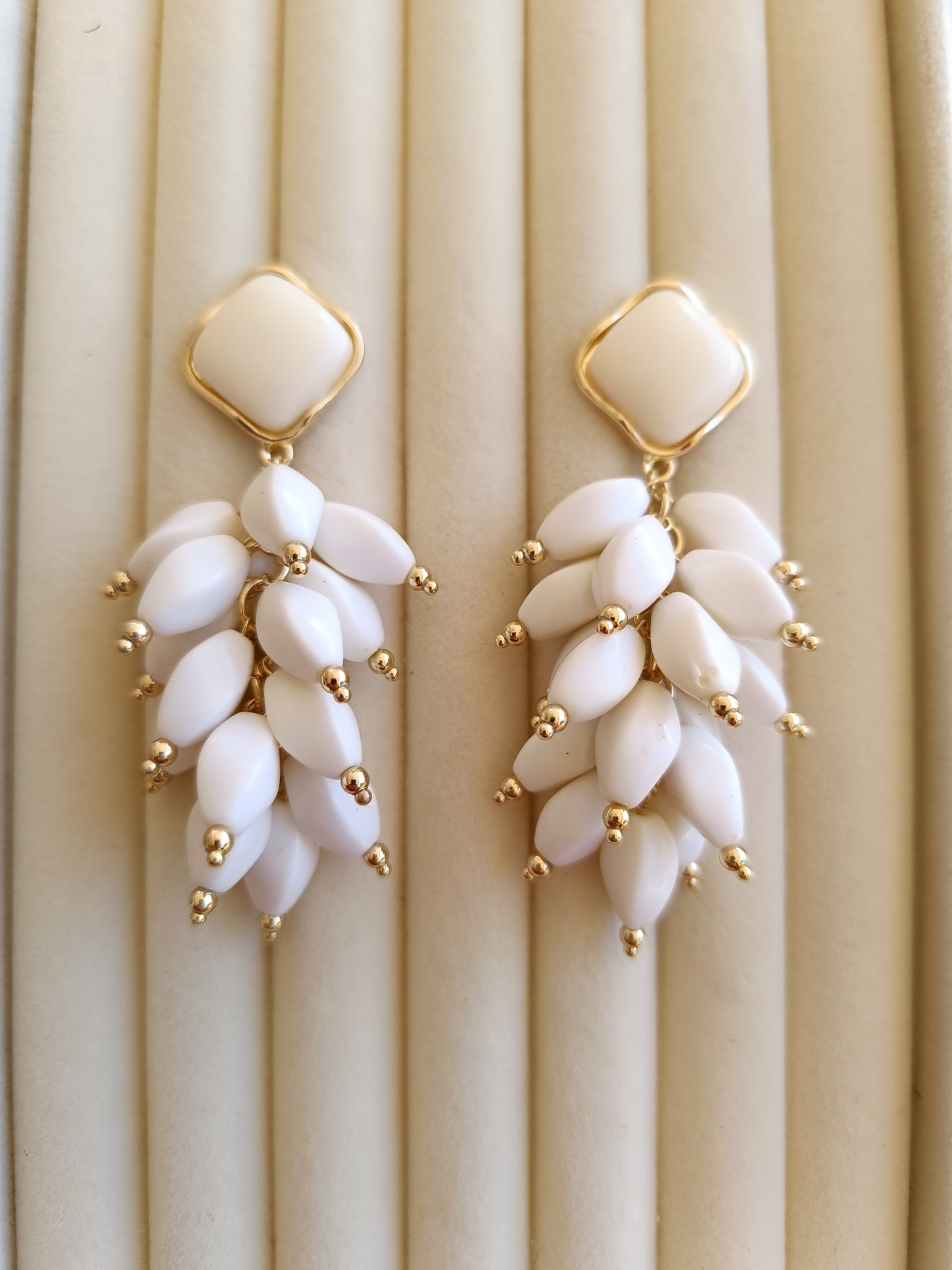 Pendientes "Saja" crudo