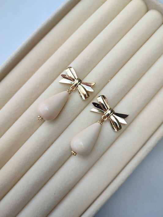 Pendientes lacito beige