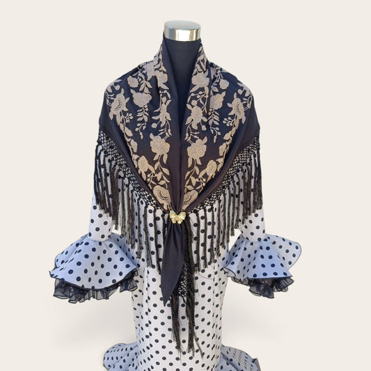 Mantón negro bordado en beige
