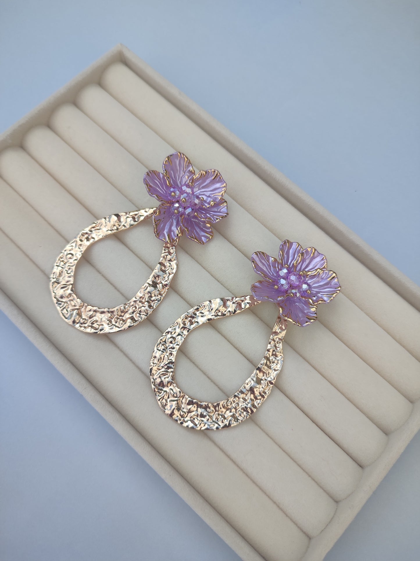 Pendientes flor lila