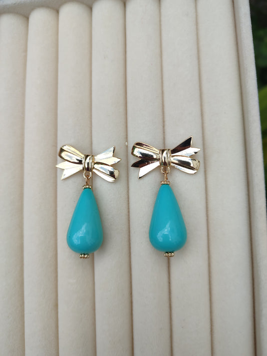 Pendientes lacito verde agua