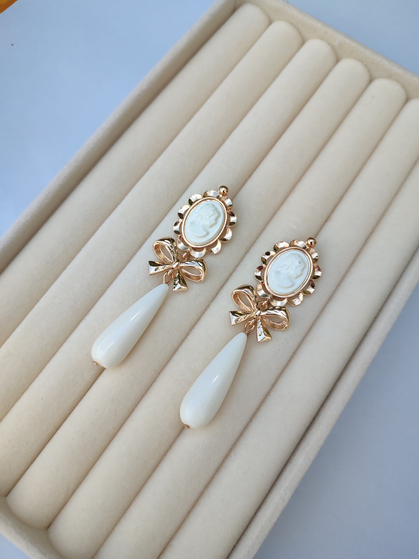 Pendientes "Edurne" beige