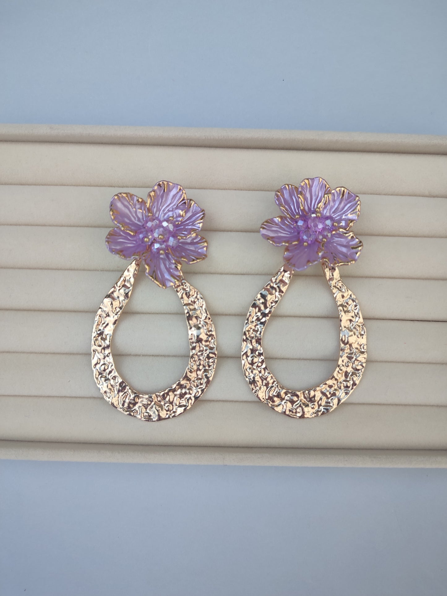Pendientes flor lila