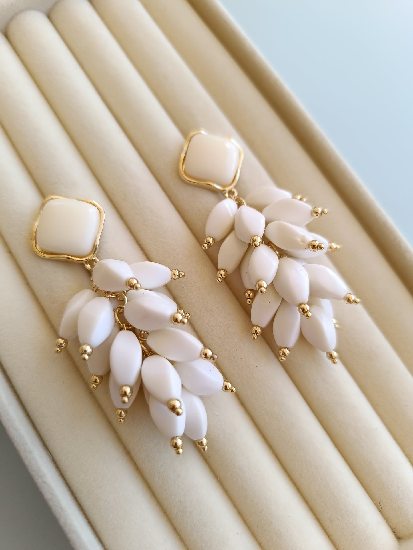 Pendientes "Saja" crudo
