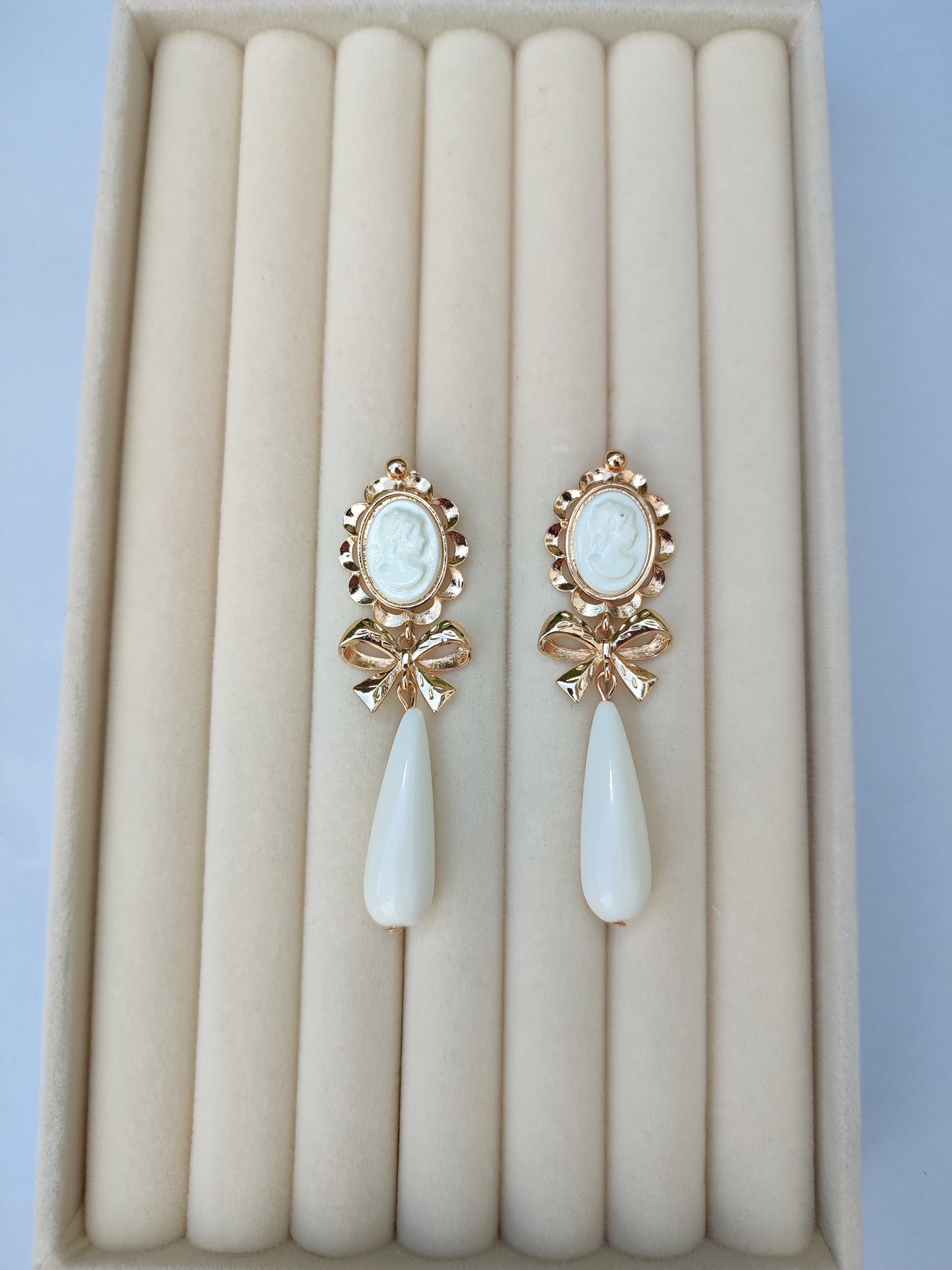 Pendientes "Edurne" beige