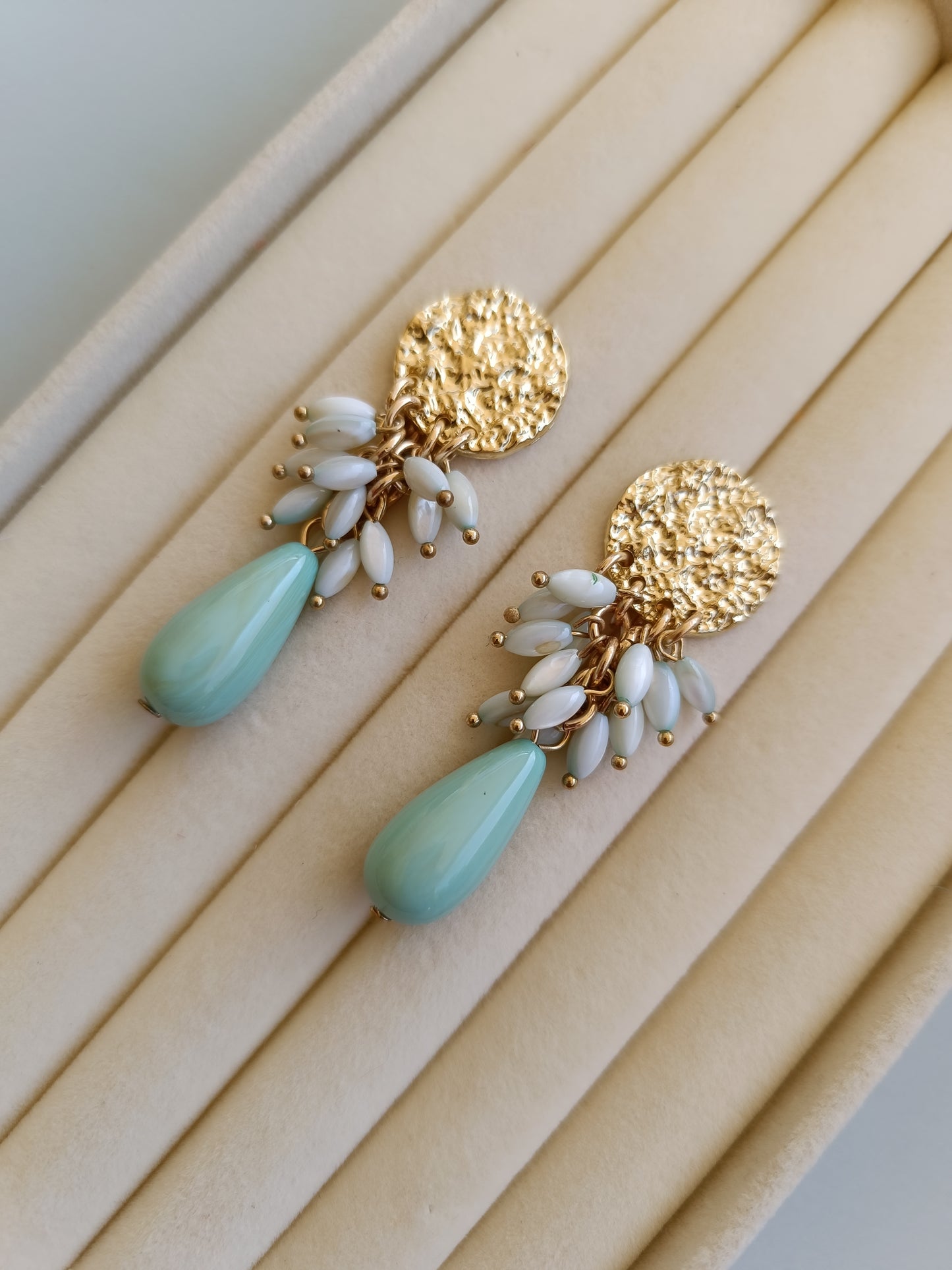Pendientes "lagrimitas" verde agua