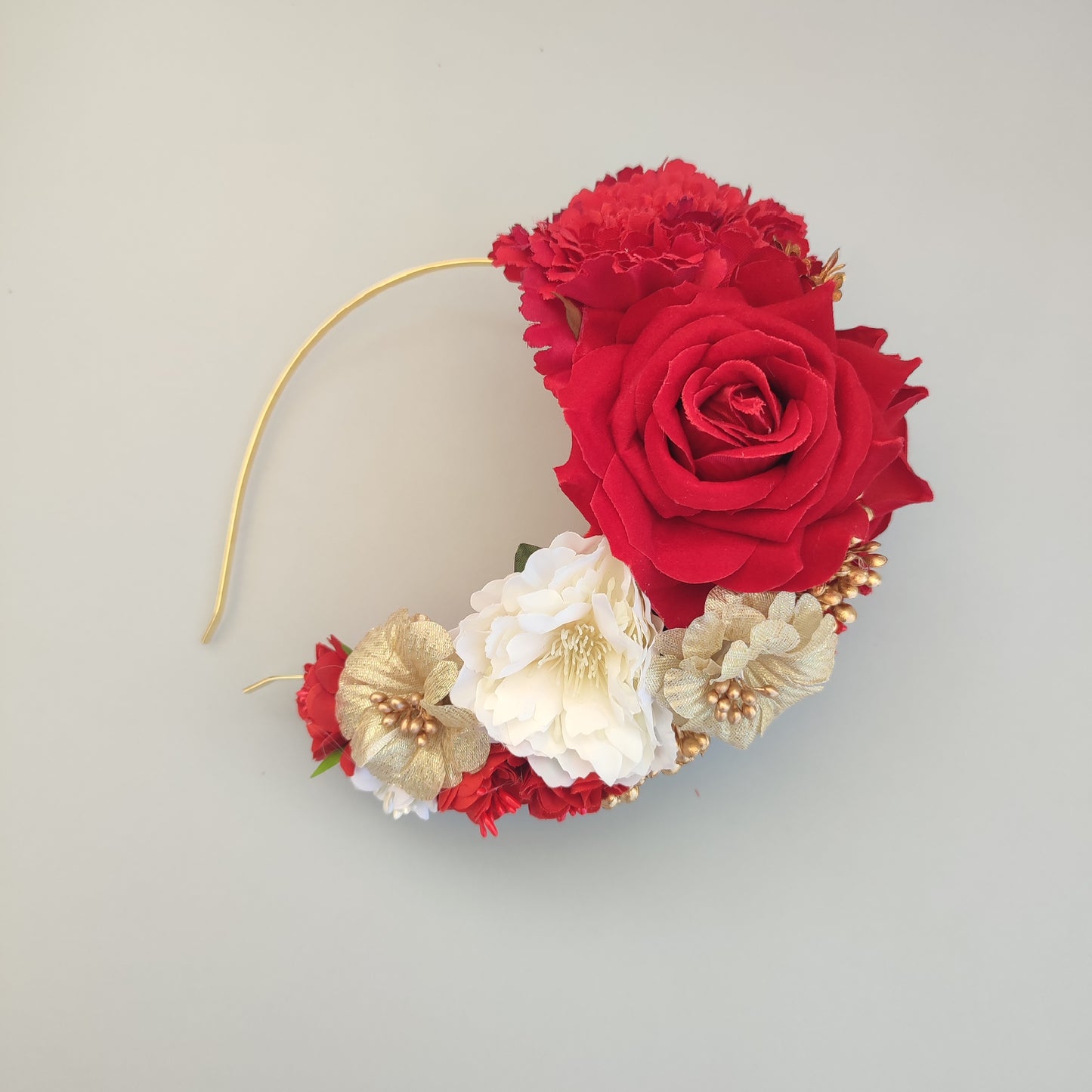 Diadema roja y beige