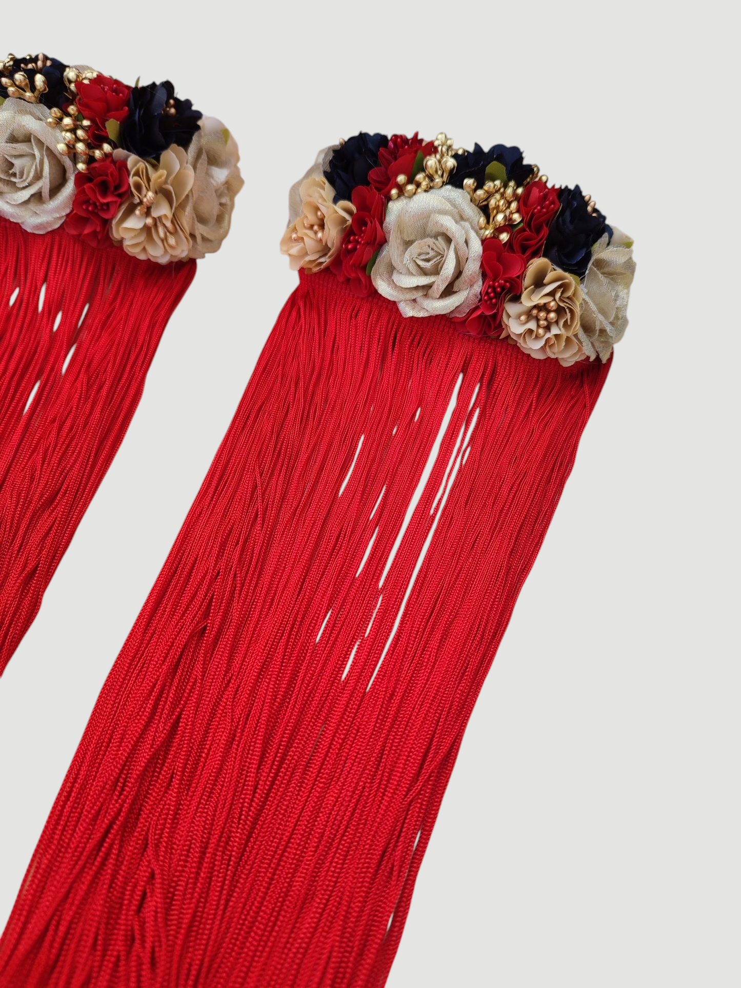Conjunto "Inma" hombreras y ramillete