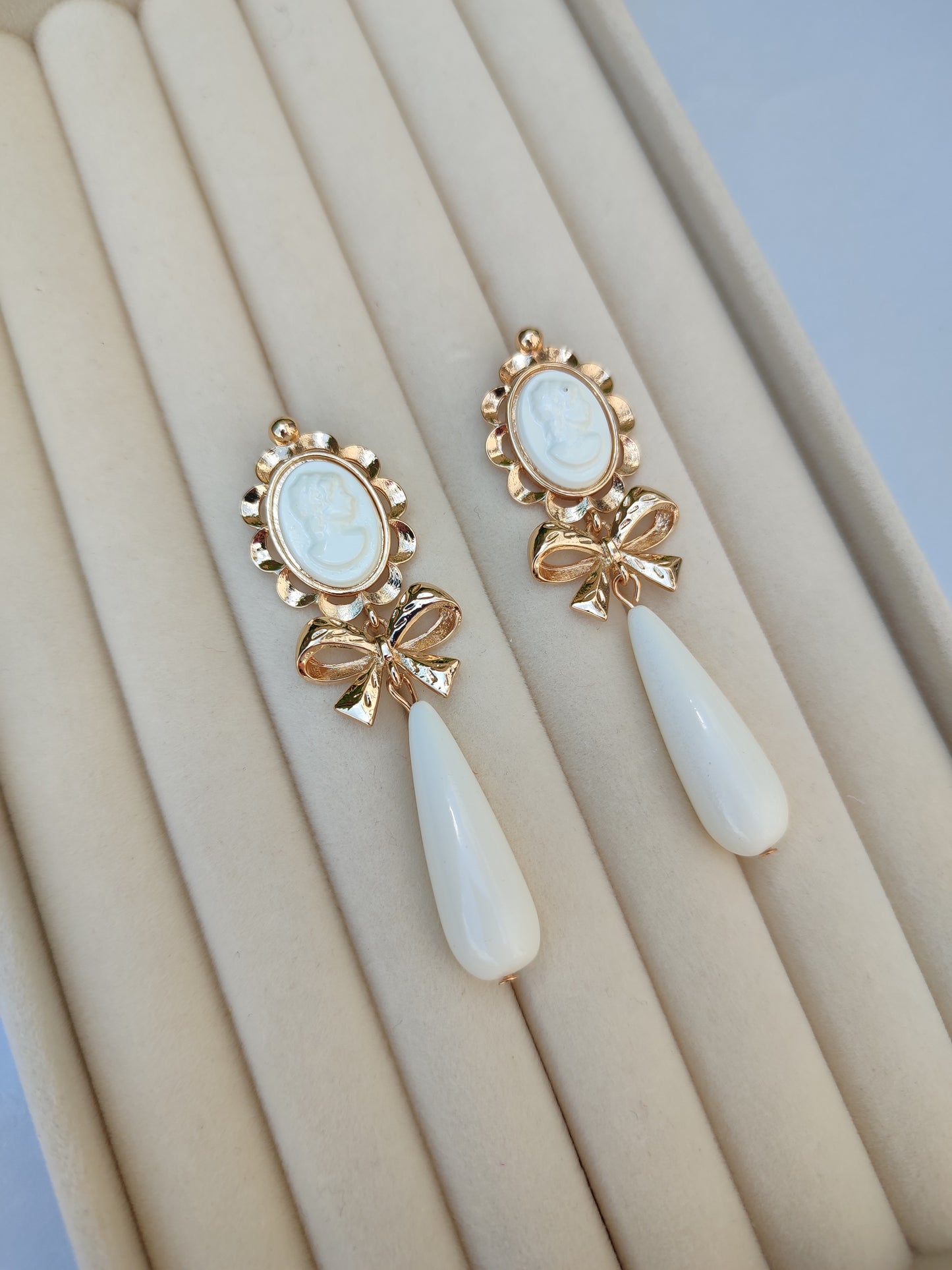 Pendientes "Edurne" beige
