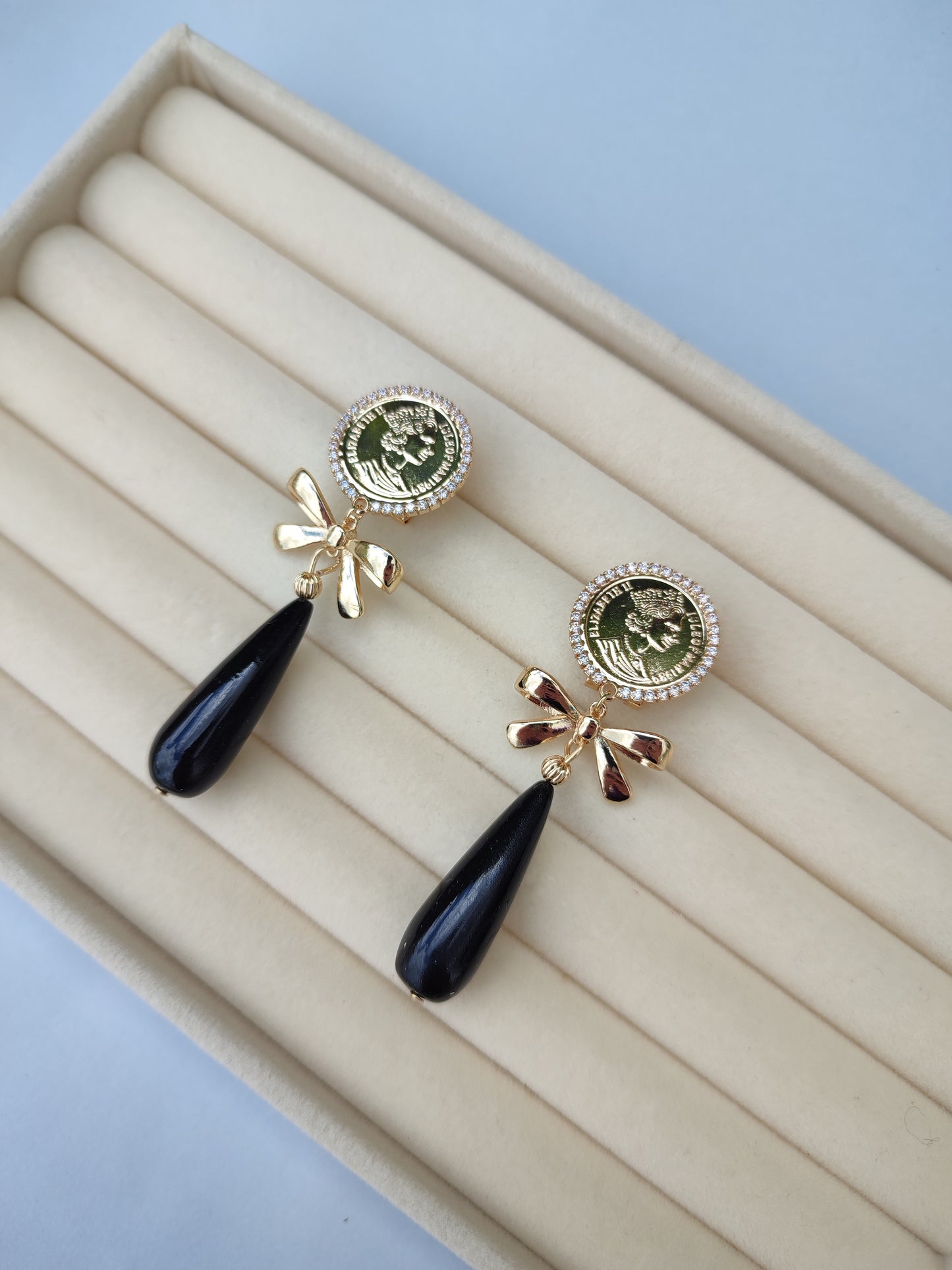 Pendientes moneda negro