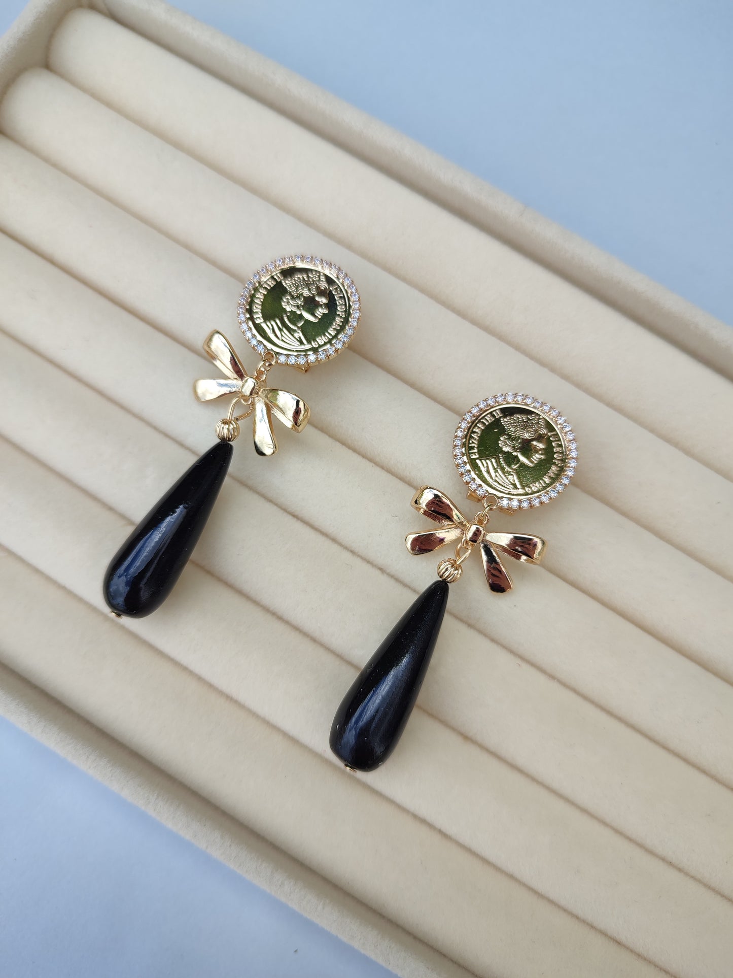 Pendientes moneda negro