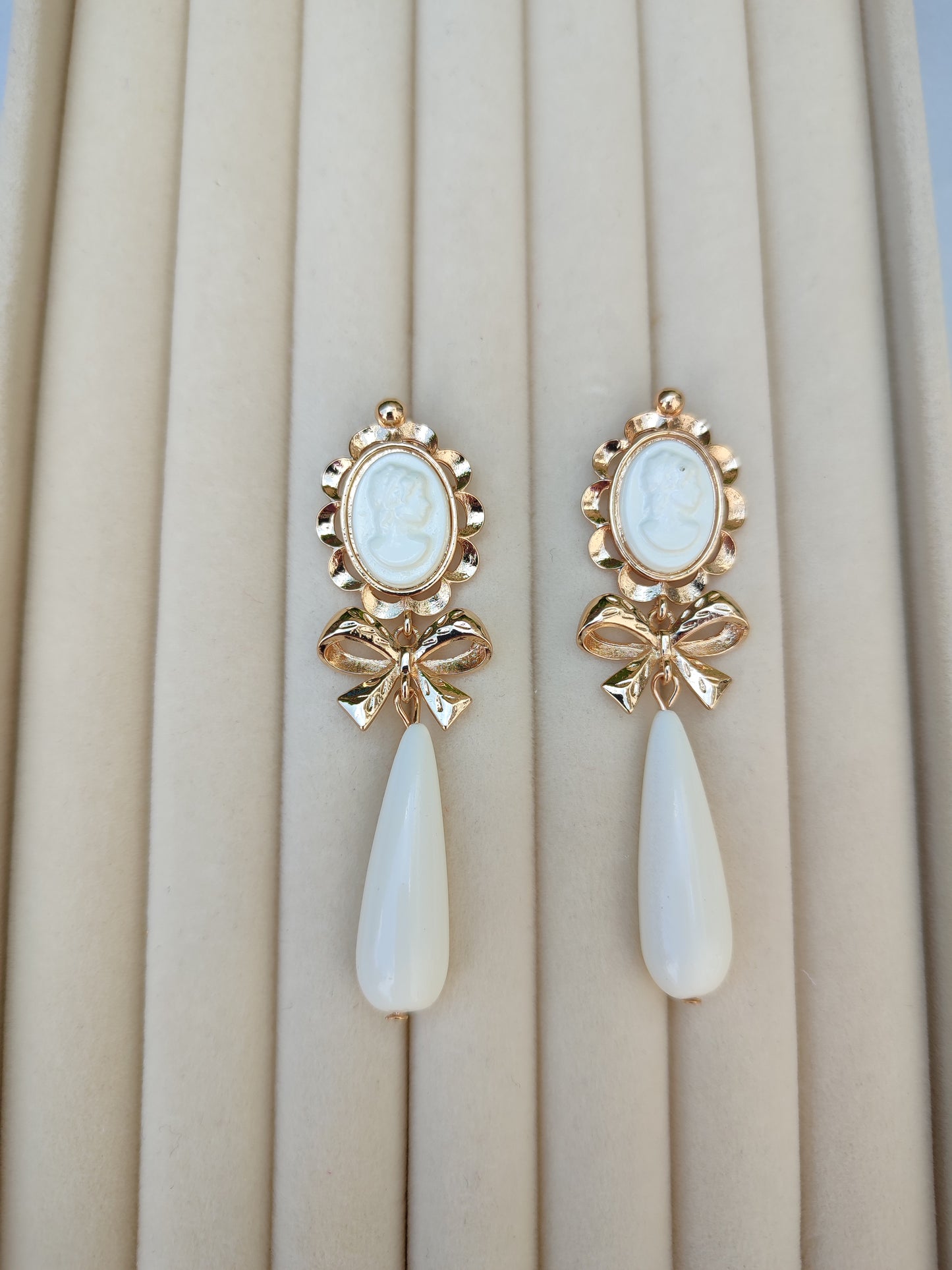 Pendientes "Edurne" beige